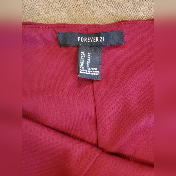 Forever 21 Medium zip maroon red skort skirt mini - Picture 6 of 10